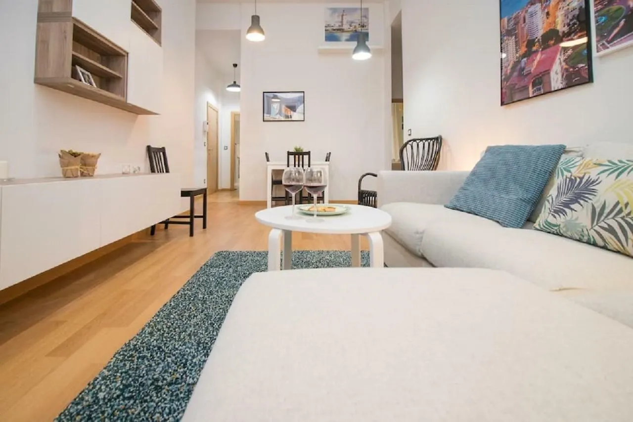 Family Apartment Patio&Swimming Pool In Center Malaga Spain